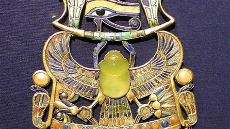 T­u­t­a­n­k­h­a­m­u­n­­u­n­ ­M­e­z­a­r­ı­n­d­a­k­i­ ­B­i­r­ ­C­a­m­ ­P­a­r­ç­a­s­ı­n­ı­n­ ­S­ı­r­r­ı­ ­Ç­ö­z­ü­l­d­ü­